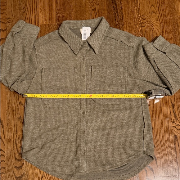 New In Ribbed Button-Up Overshirt in Olive large - Picture 10 of 13